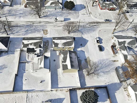 2nd image of 803 Wisconsin St