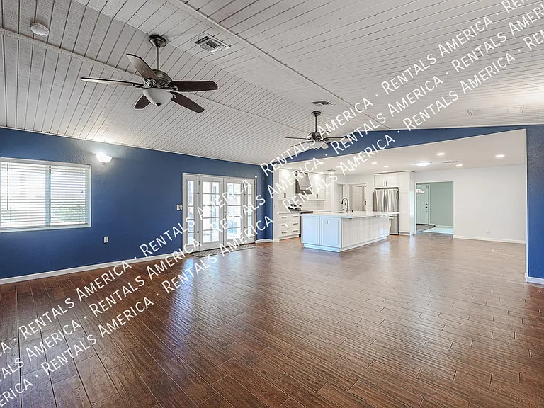 1360 W Esplanade St — Photo 10