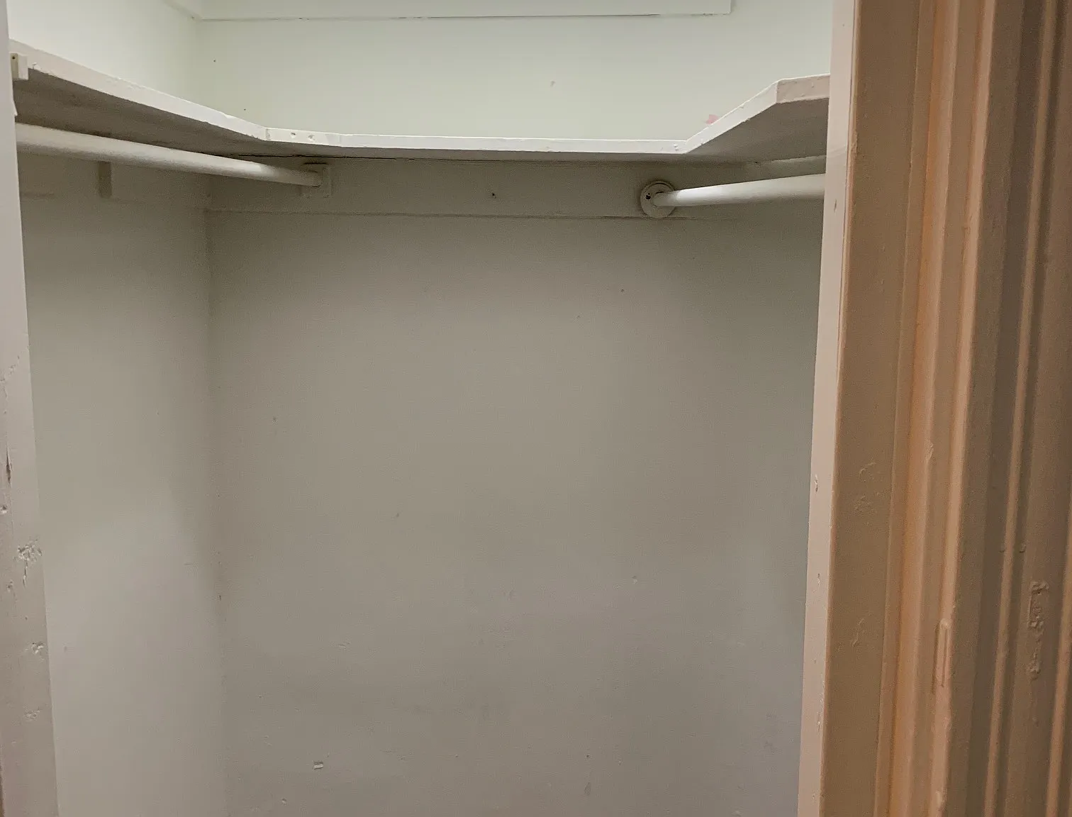 1 bed, 9999 sqft, $2,200 — Photo 3