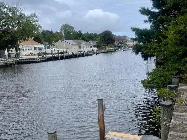 45 Cedar Run Rd, Bayville, NJ 08721