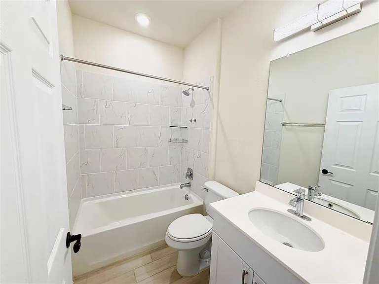 6724 Ellsworth Walk — Photo 8