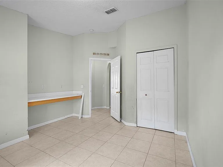265 Jocelyn Dr — Photo 26