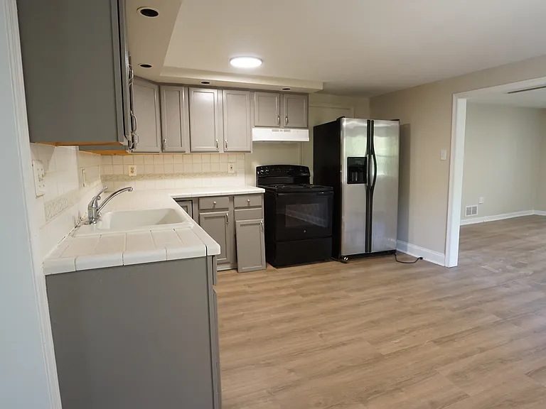 41 Fruitville Rd #A — Photo 3
