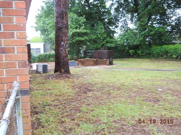 4th image of 687 Berkley Dr