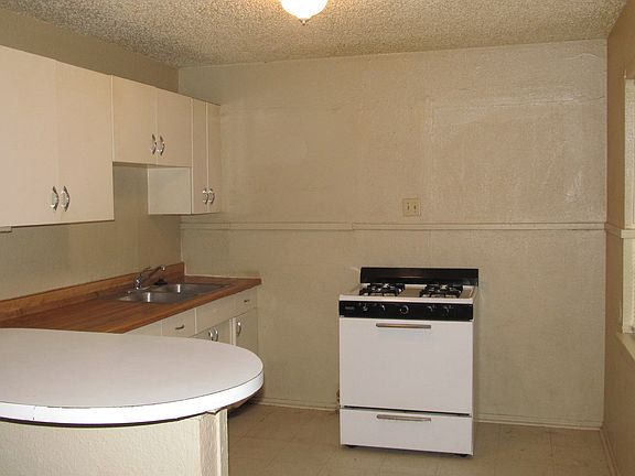 3rd image of 3411 Quaker Ave #3411