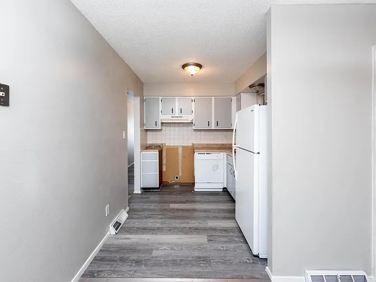 19 Regency Ct #19 — Photo 6