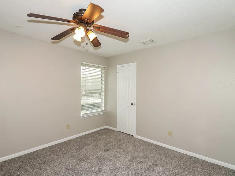 15815 Spruce River Ct — Photo 15