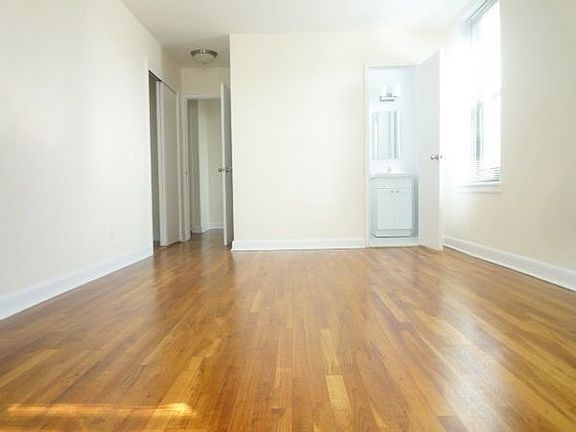 2nd image of 3205 Emmons Ave APT 6D