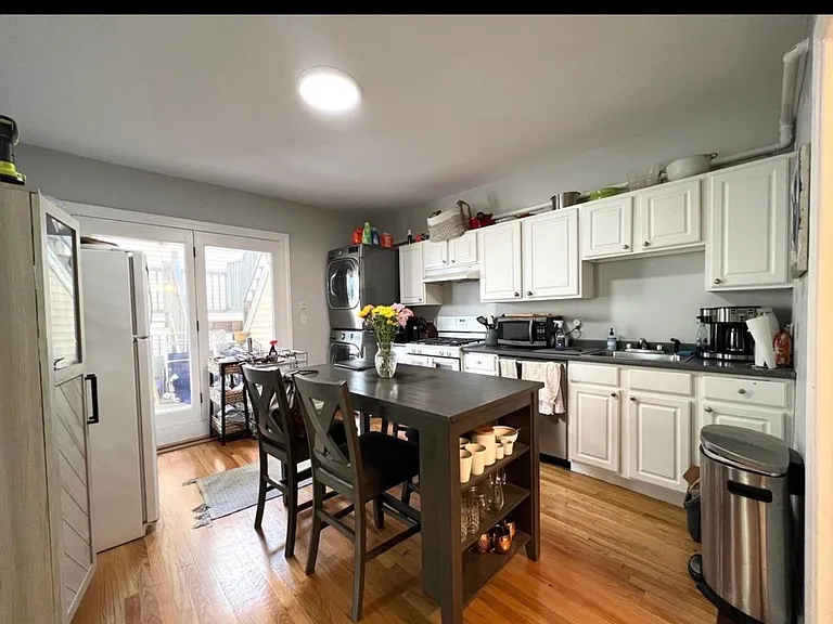 25-27 Dorchester St #2 — Photo 4