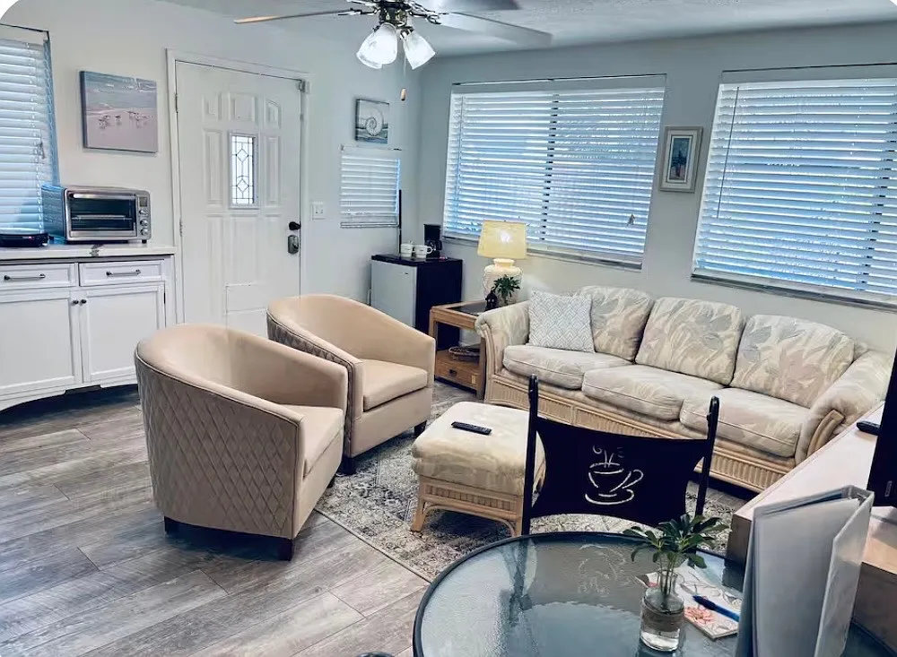 1 bed, 700 sqft, $1,600 — Photo 4