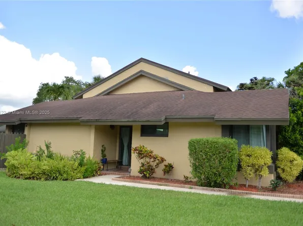 8789 Cleary Blvd, Plantation, FL 33324
