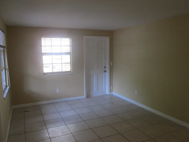 2407 State St #B — Photo 5