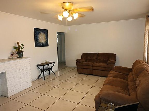 2nd image of 7812 Parkland Dr