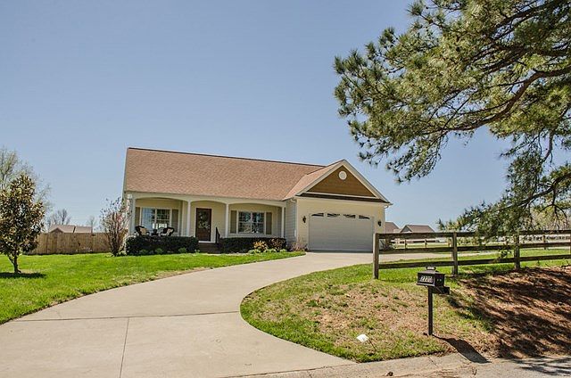 1st image of 2220 Black Oak Dr
