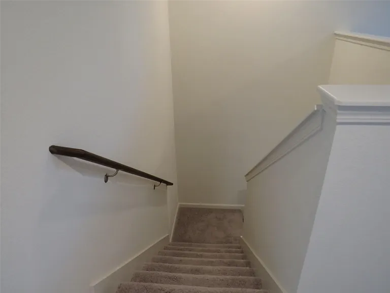 611 Delaware Ave — Photo 32