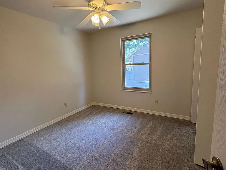 6469 Pulpit Rock Dr — Photo 9