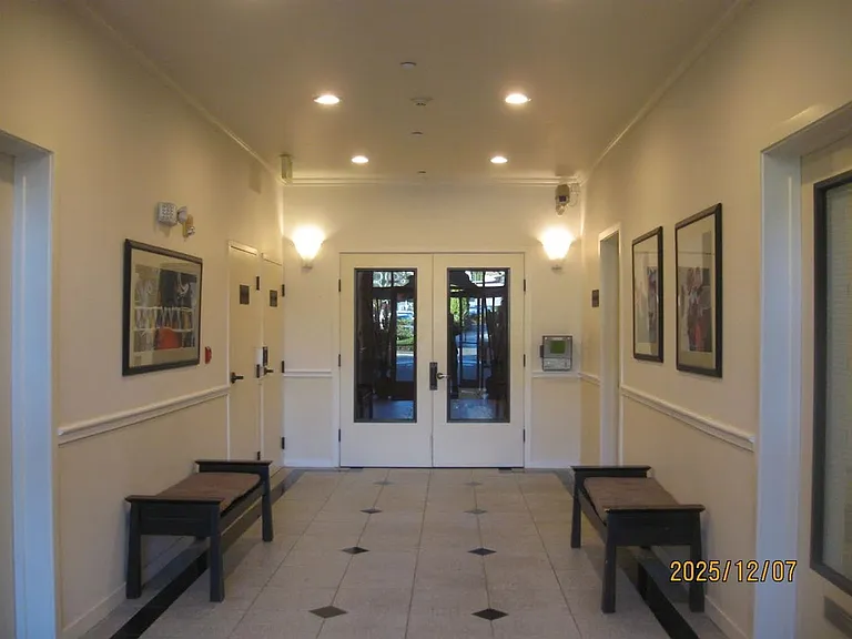 Downtown Mercer Island designed by Roger Newell — Photo 27