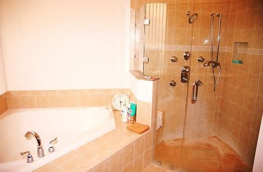 4th image of 3510 Collonade Dr