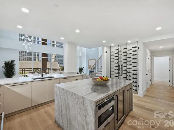 435 S Tryon St Unit 301, Charlotte, NC 28202