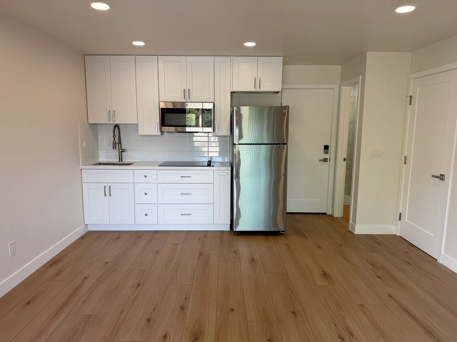 1 bed, 480 sqft, $2,450 — Photo 3