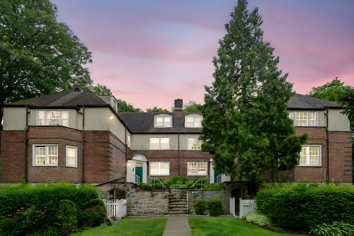 11 Sentry Pl, Scarsdale, NY 10583 (1 of 16) day to dusk.jpeg