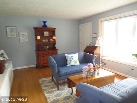 3rd image of 105 Fairmont Dr