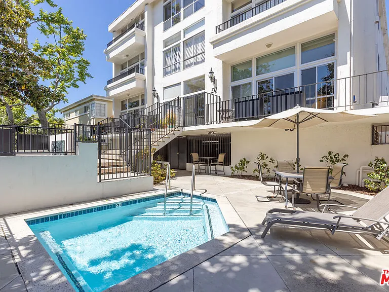 511 San Vicente Blvd #204 — Photo 4