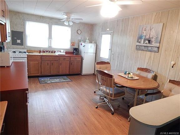 5th image of 527 Parkside Ave