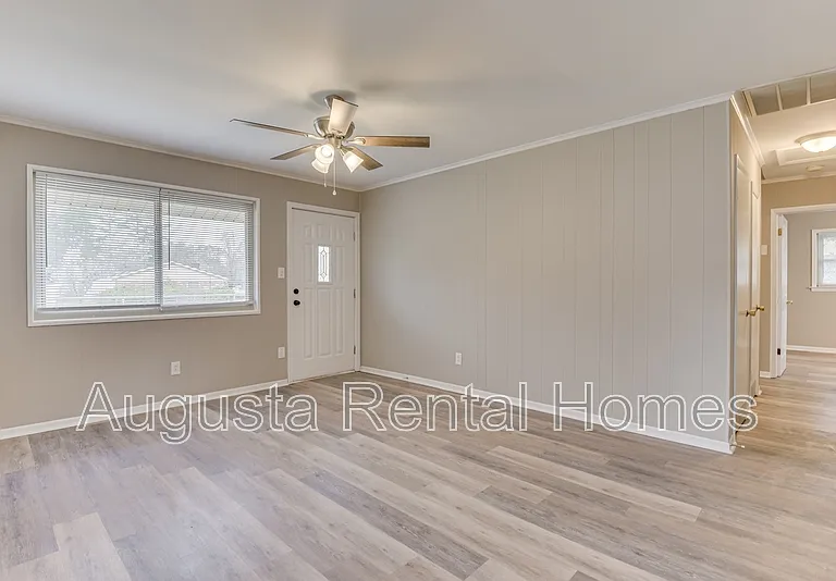 3330 Young Forest Dr — Photo 5