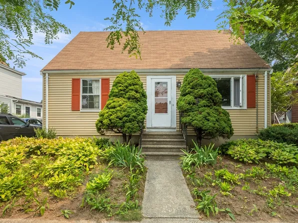 9 Maple Ave, Salem, MA 01970