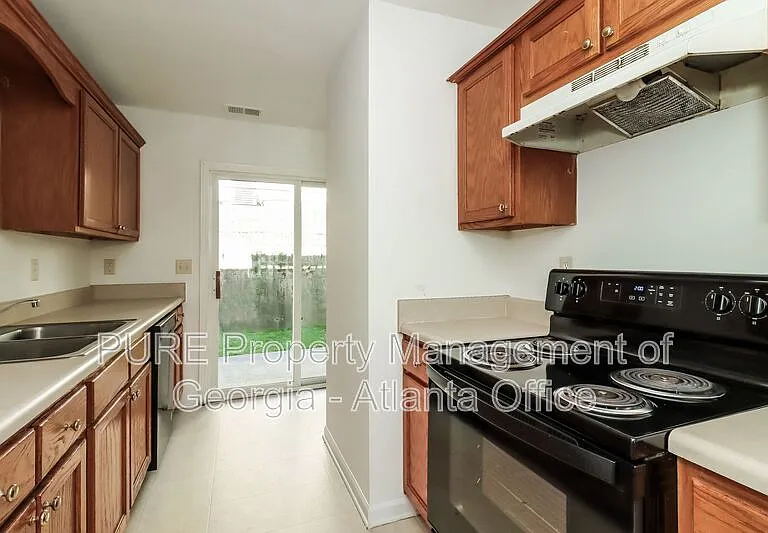 1702 Stonehaven Cir — Photo 4