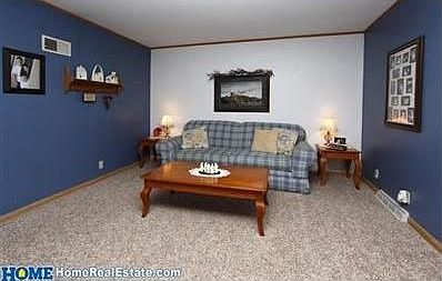 5th image of 6020 Lexington Ave