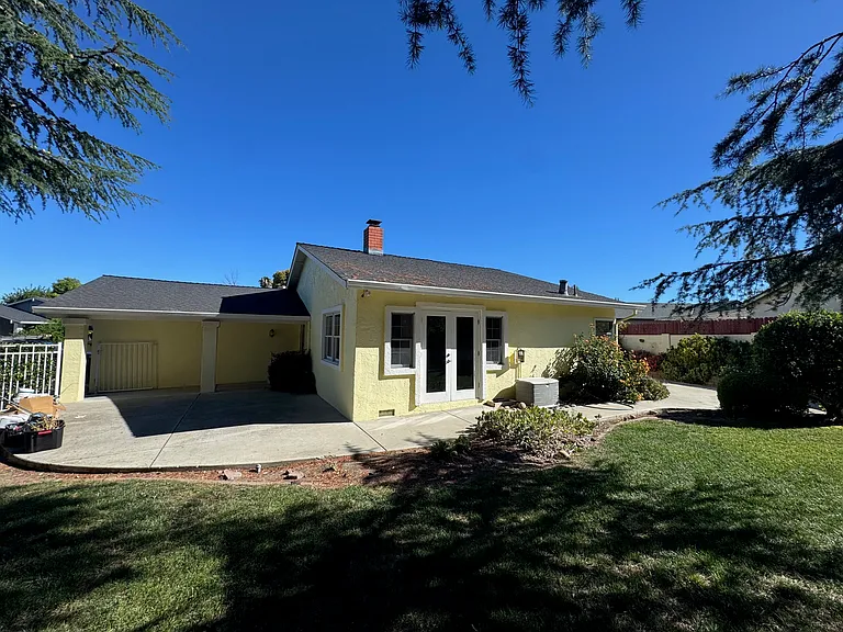 601 Hemlock Ct — Photo 6