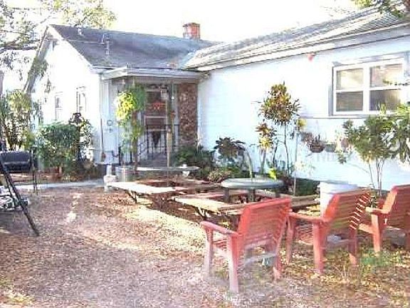 3rd image of 130 Charlotte St
