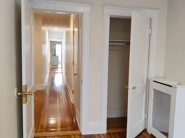 8 Barrows St #1E — Photo 4