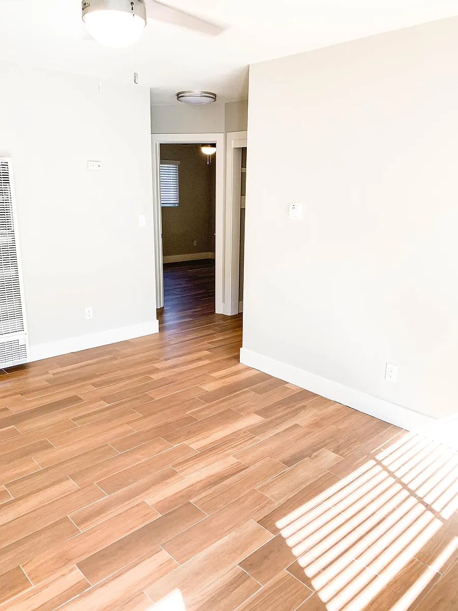 Building Photo - 4570 Wilson Ave #F