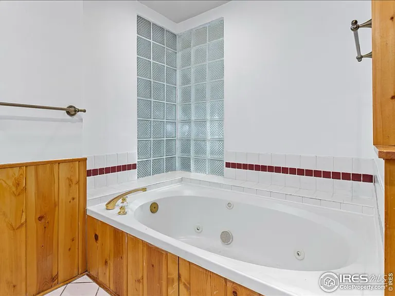 245 Cyteworth Rd — Photo 3