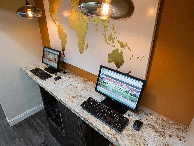 Utilize our fully equipped resident business center for productive work including high-speed internet and complimentary printing.