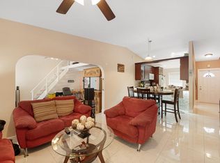 430 Lakewood Cir #B, Margate, FL 33063