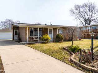 3932 Wren Ln, Rolling Meadows, IL 60008