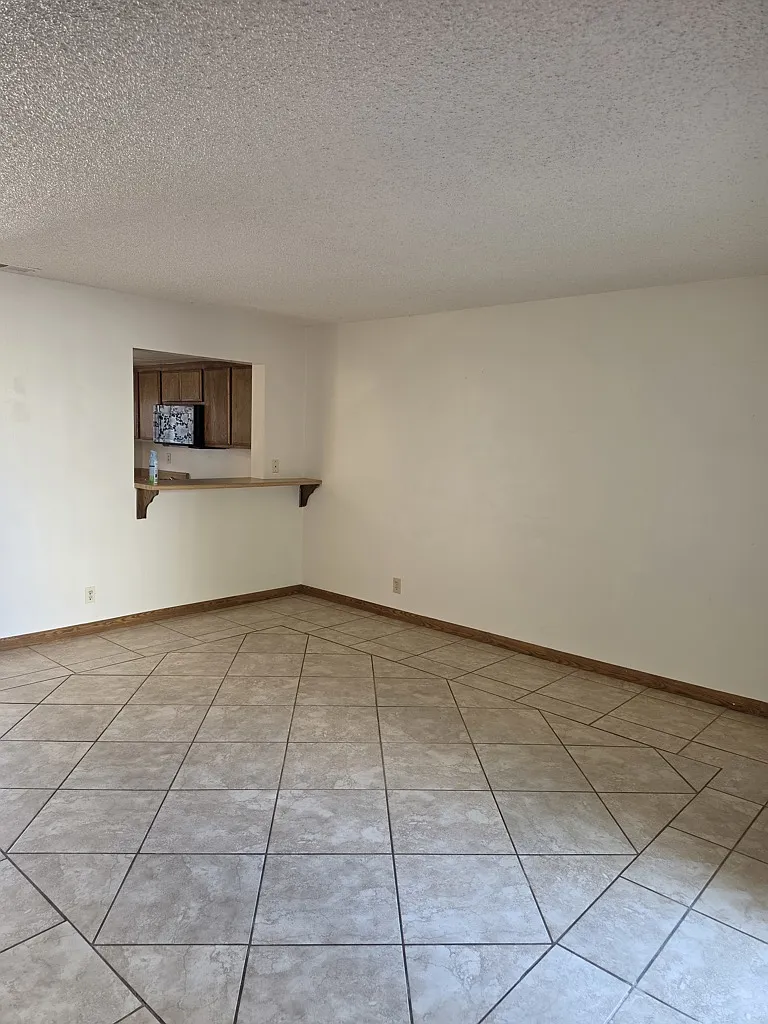 Spacious 2-Bedroom, 1.5-Bath Two-Story Condo in Lompoc — Photo 4