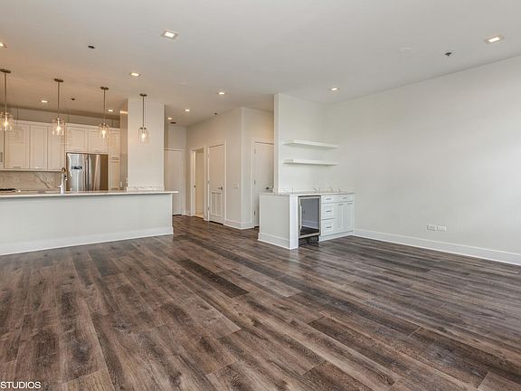 3rd image of 345 N Canal St #3602A