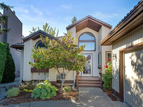 3rd image of 2083 S Parkwood Cir
