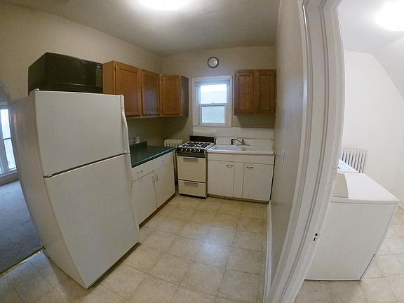 Kitchen / Bedroom 3 Laundry