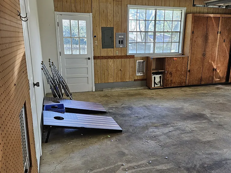 2200 Montego Dr — Photo 34