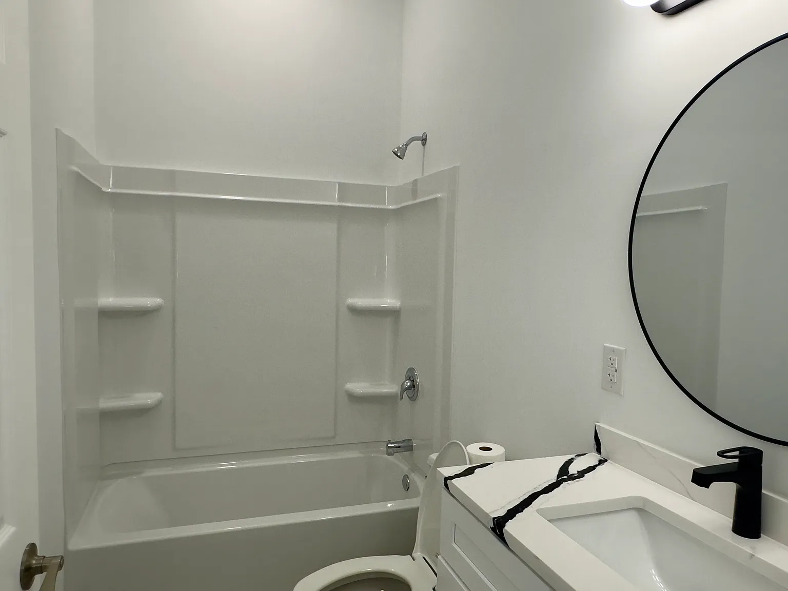 1 bed, $1,800 — Photo 2