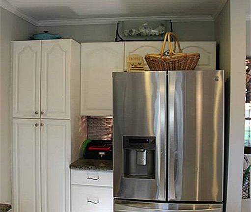 A Chef's Delight! This kitchen has TONS of storage, LOOK at all the cabinets!!