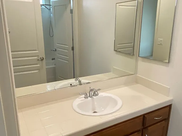 2434 N El Cajon St — Photo 17