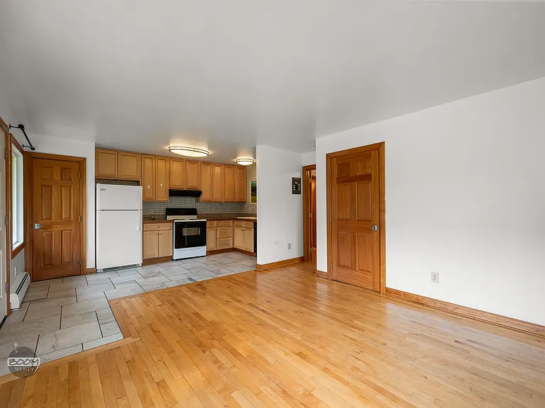 2326 Cordova St #8 — Photo 10