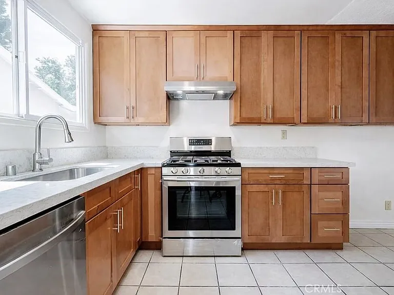 24033 Welby Way — Photo 3